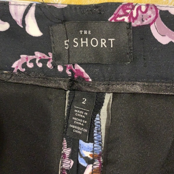 Printed tailored shorts - Picture 2 of 4